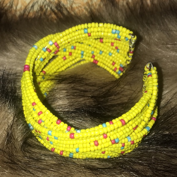 Gorgeous Yellow Wide Beaded Cuff Vintage - Picture 4 of 7